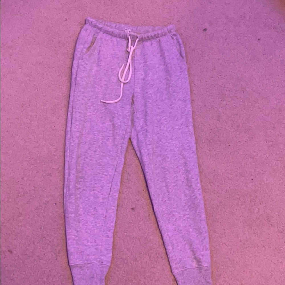 grey aerie sweatpants